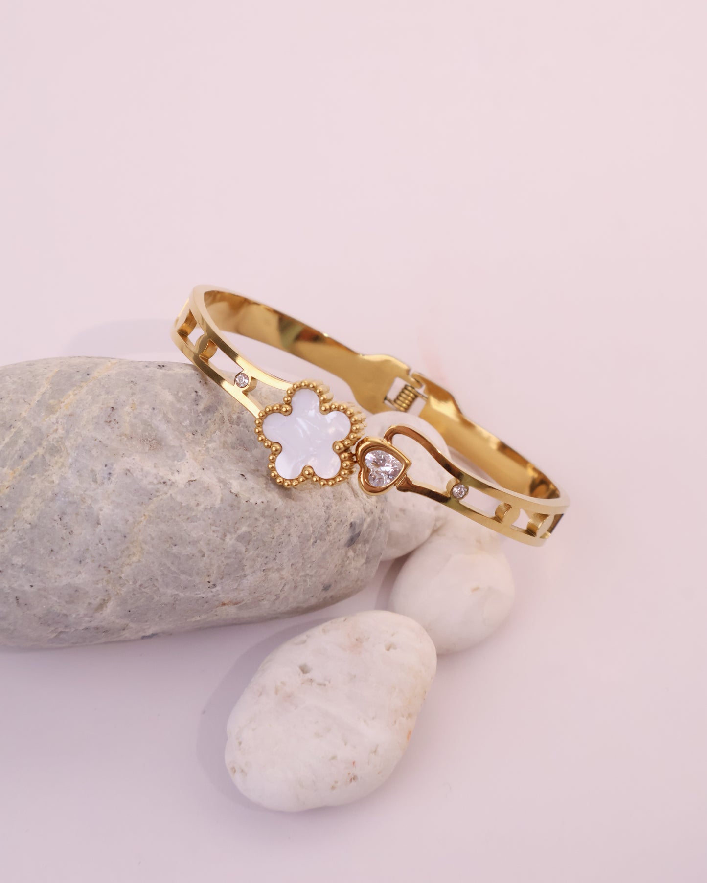 Heartbloom Bangle ๐๐ธ