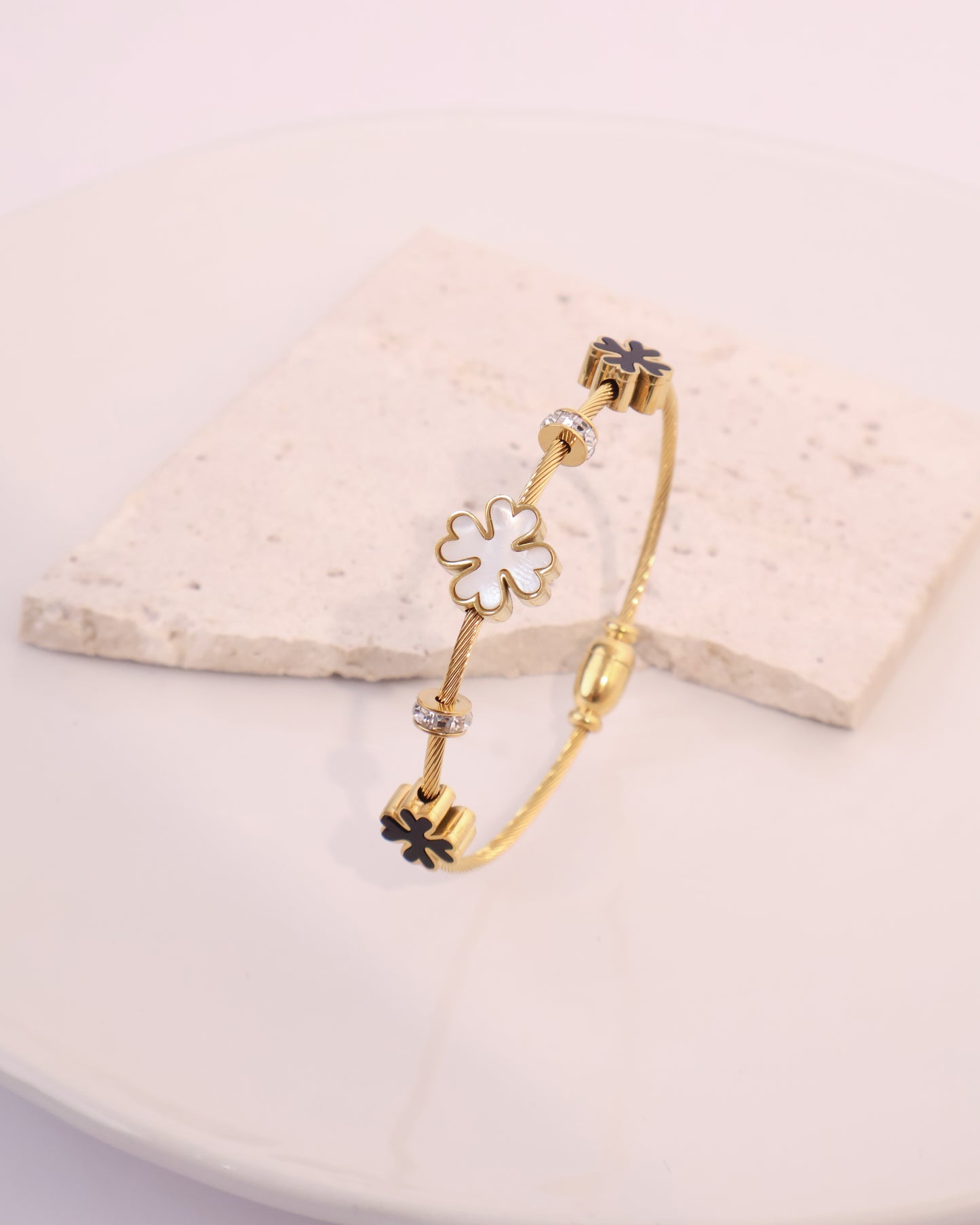 Lucky Bloom Stainless Steel Bracelet🍀