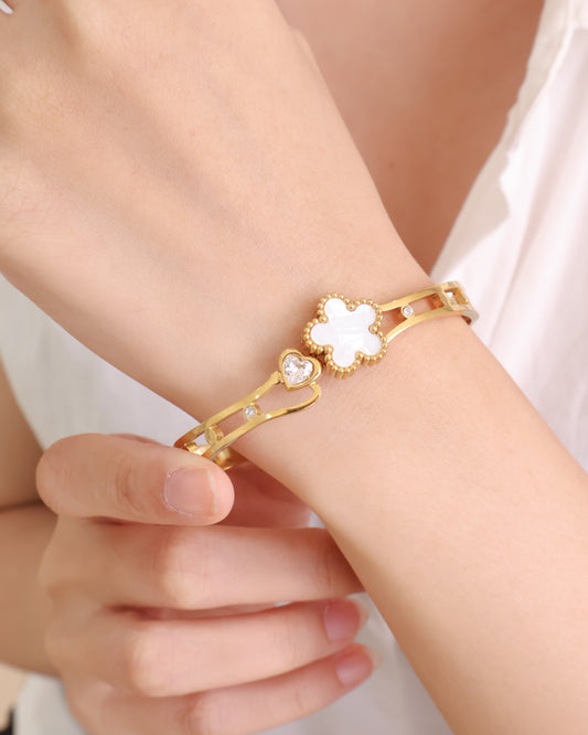 Heartbloom Bangle 💗🌸